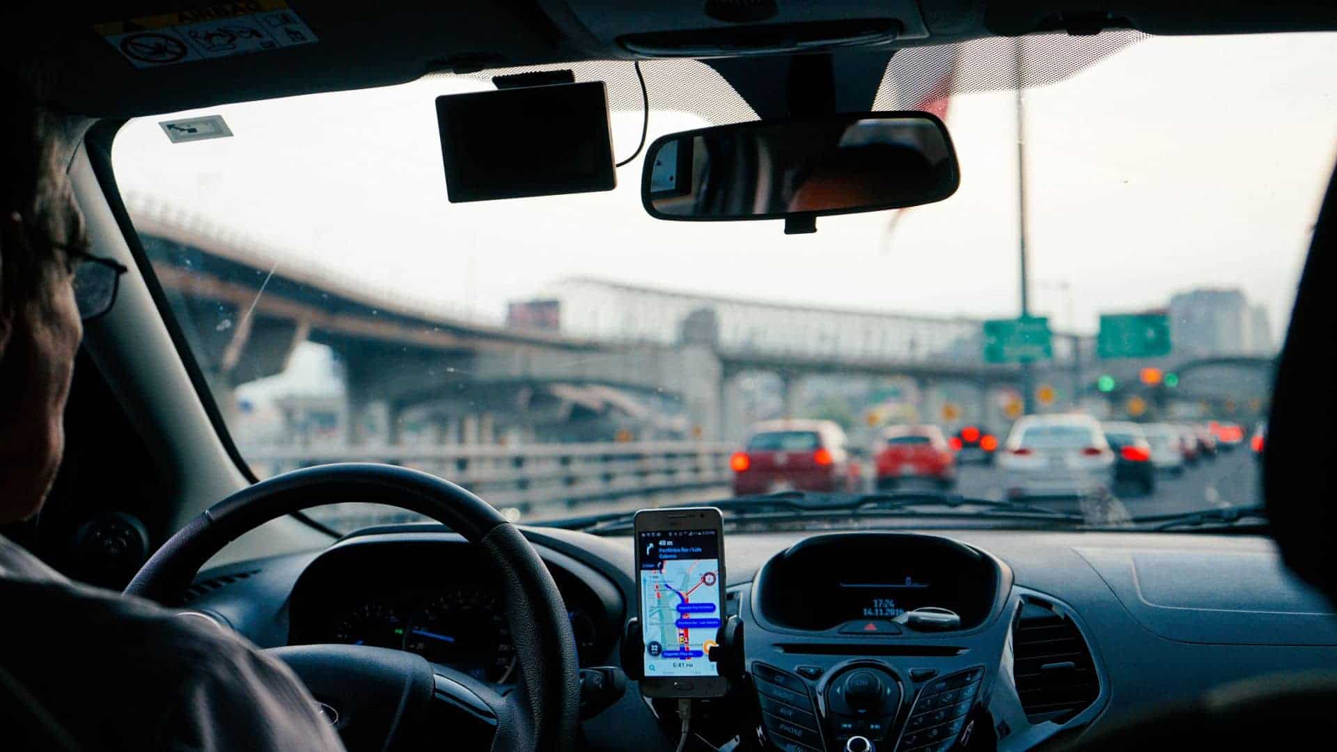 LEX Uber – regulacja prawna świadczenia usług przewozowych